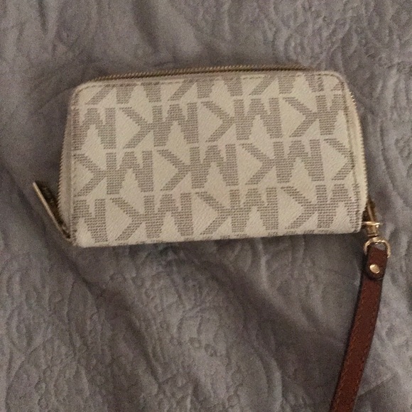 Michael Kors Wristlet - Picture 2 of 3